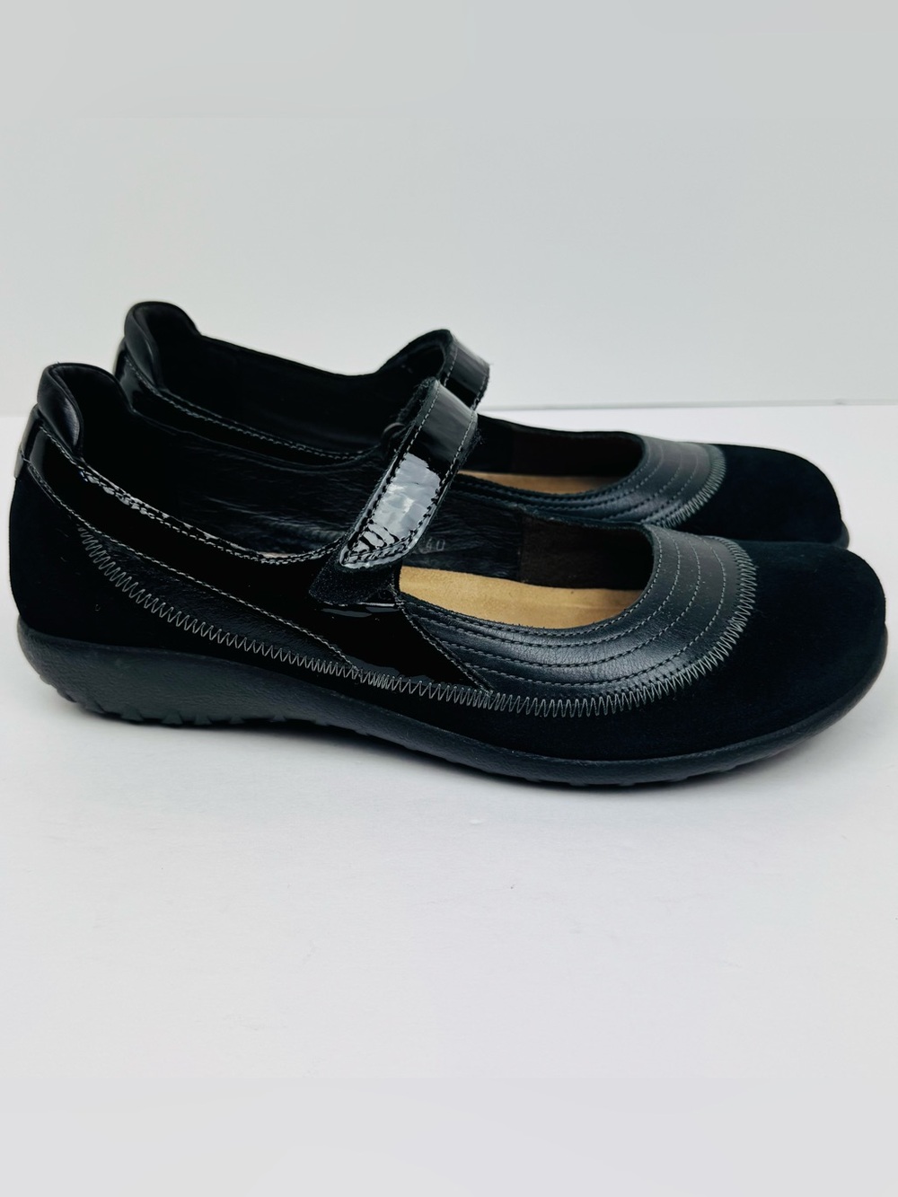 Naot Kirei Mary Jane Flat in black suede and patent leather. Women’s size 40